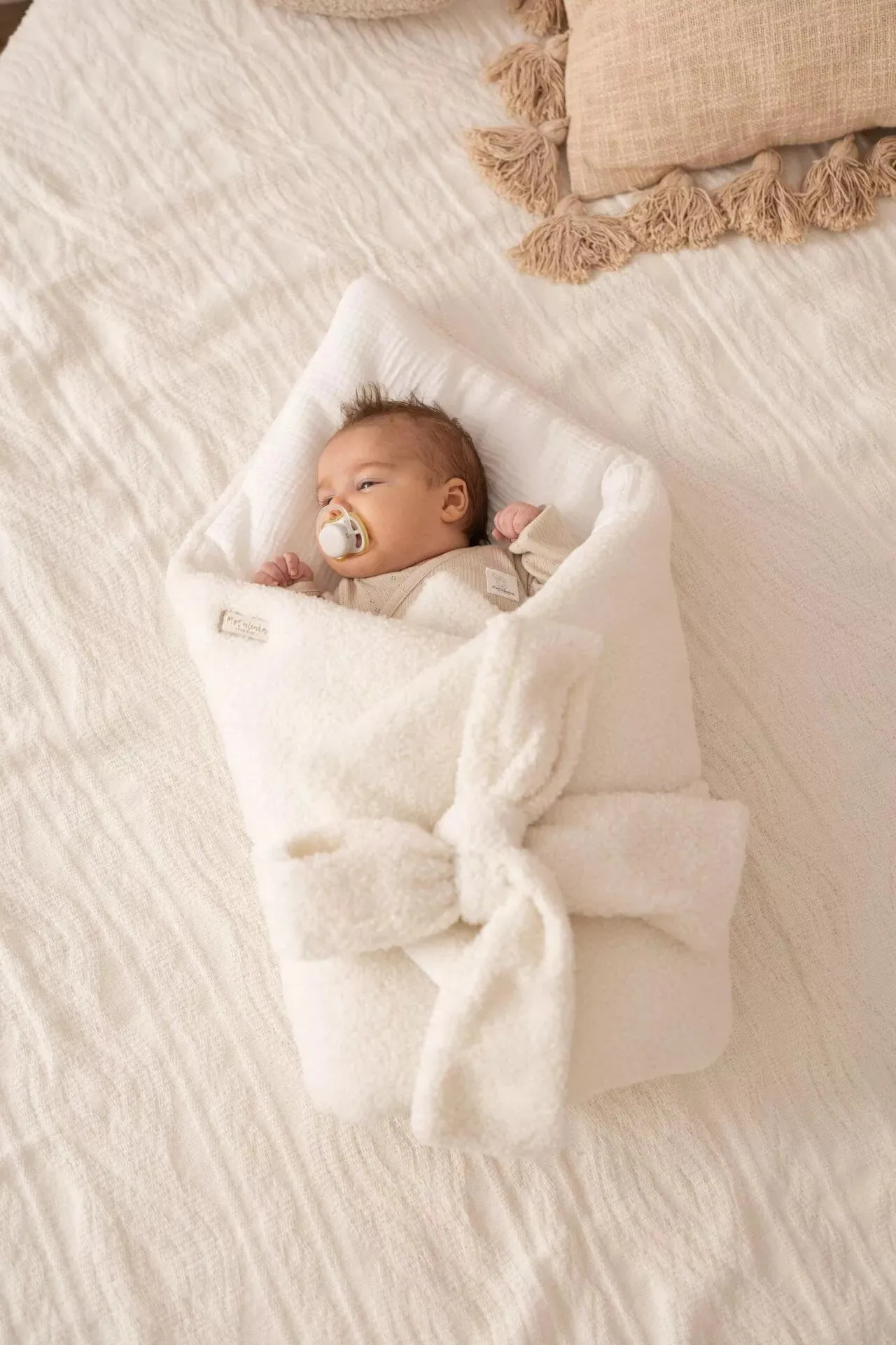 Bouclé Newborn Baby Swaddle Blanket (4 colours)