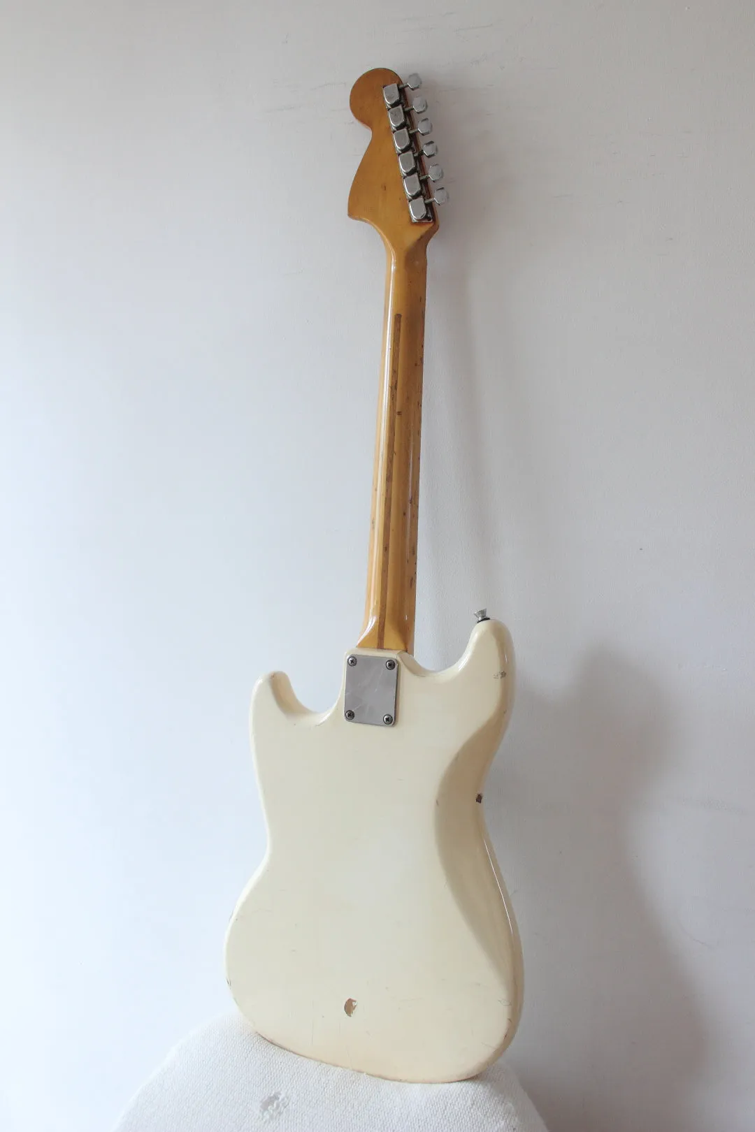 Fender Mustang Aged Olympic White 1977