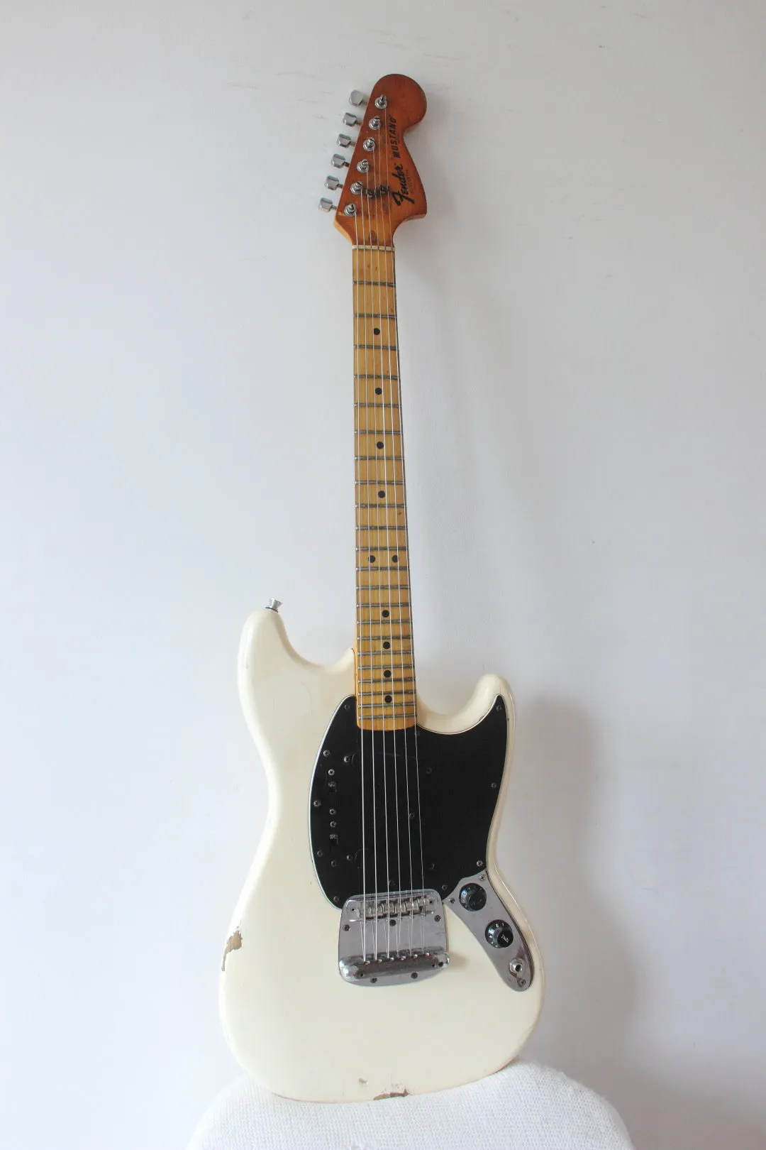 Fender Mustang Aged Olympic White 1977