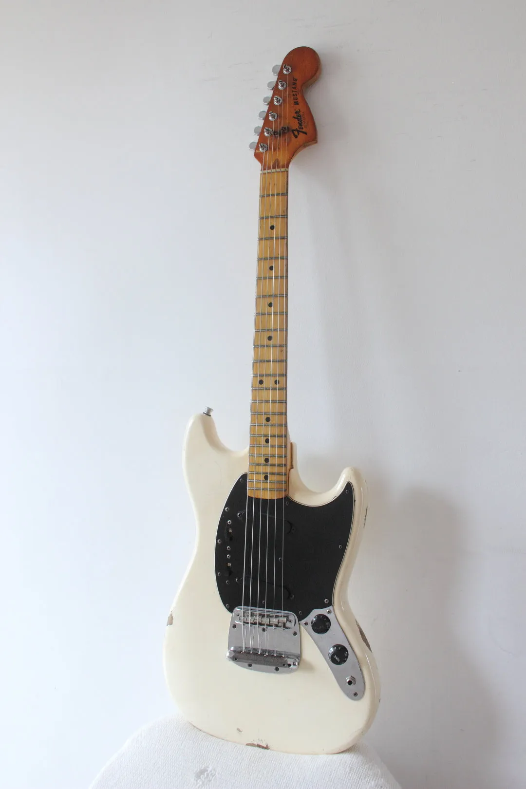 Fender Mustang Aged Olympic White 1977