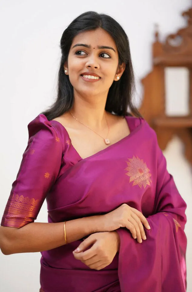 Invaluable Purple Soft Silk Saree With Unique Blouse Piece