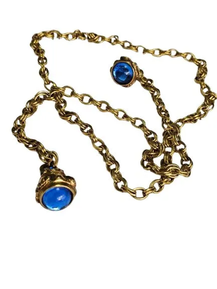 VINTAGE GOLD TONE METAL CHAIN BELT OR NECKLACE WITH ROYAL BLUE CABOCHONSAND SPARKLING RHINESTONES