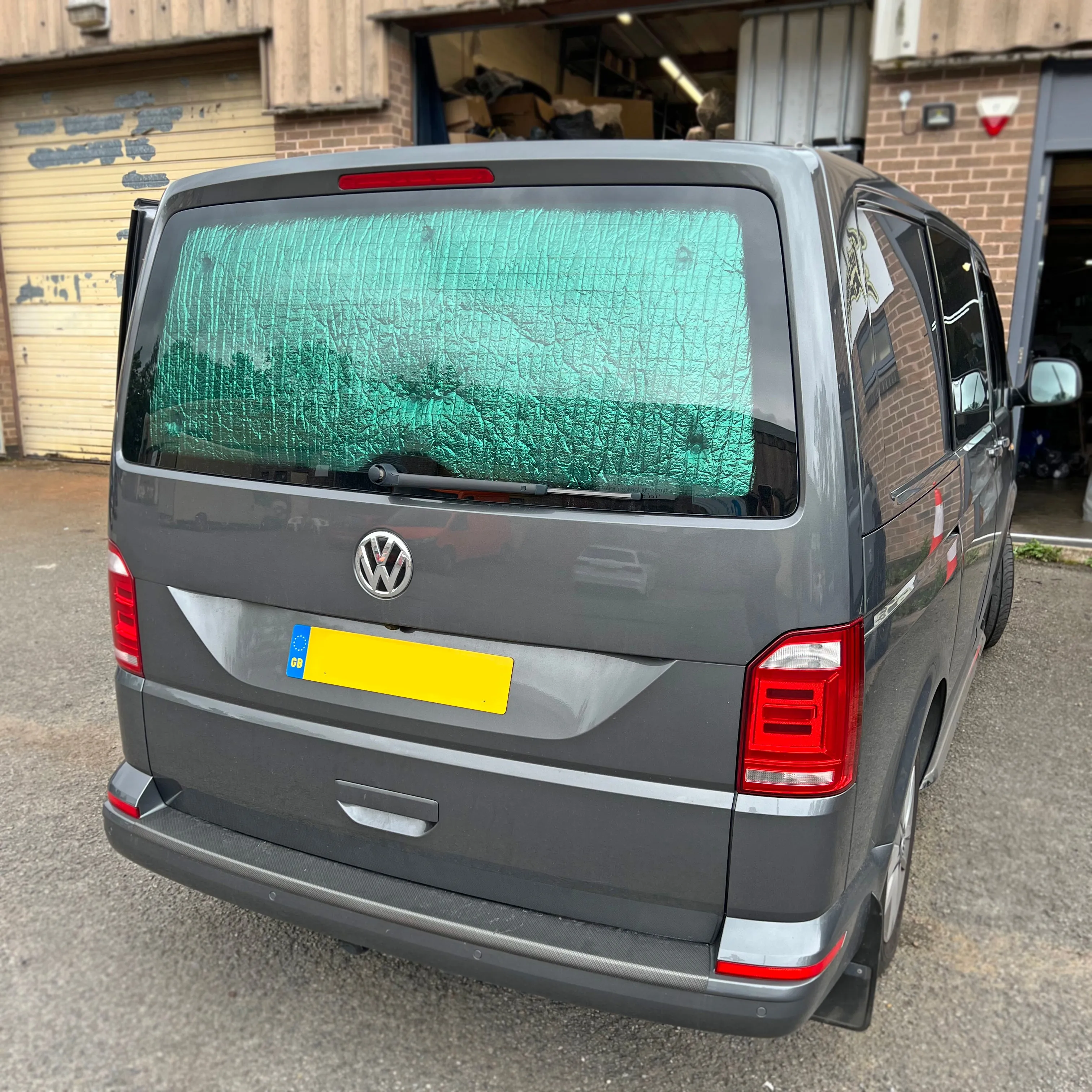 VW T5 - Thermal Tailgate Screen