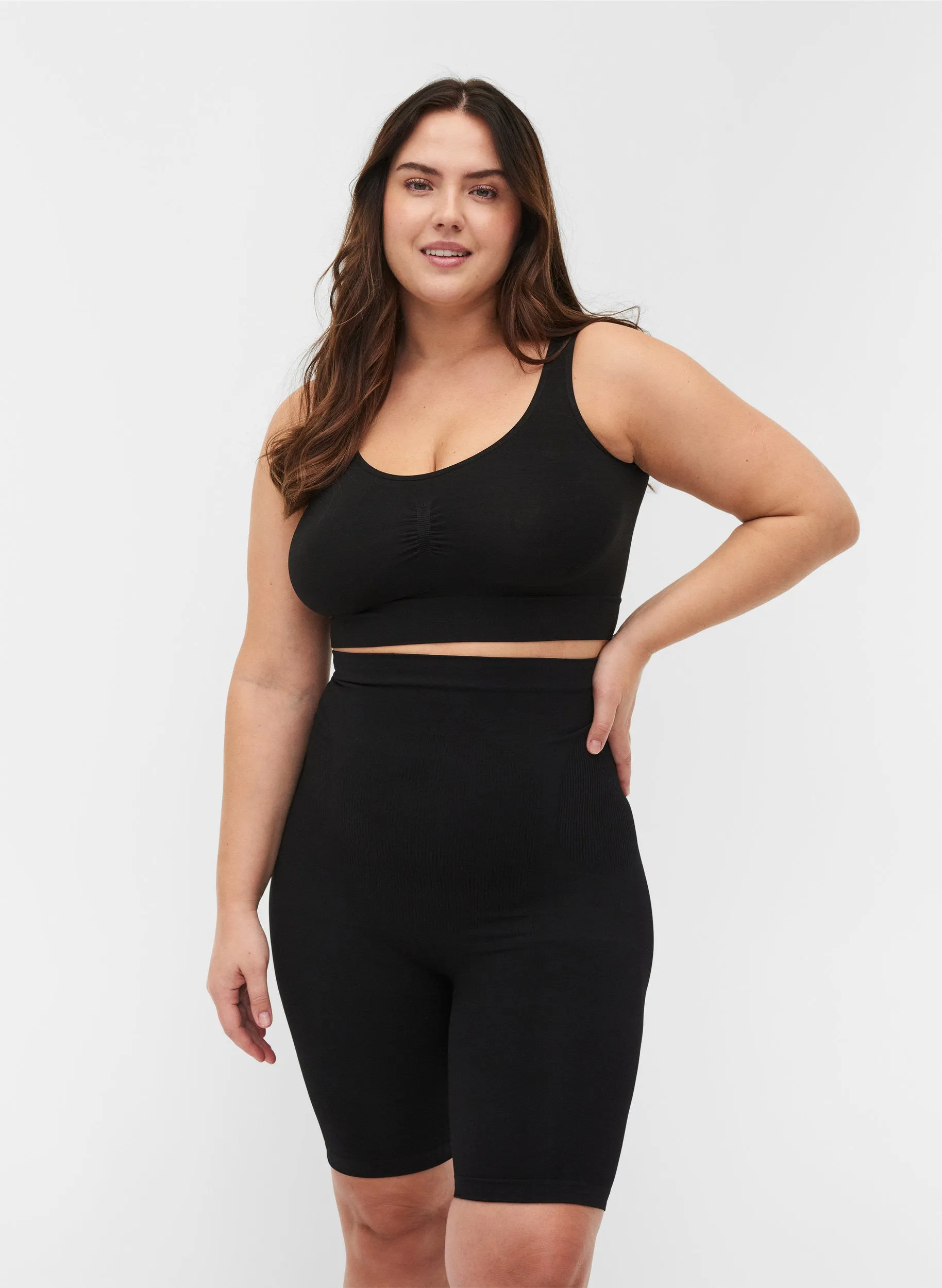 Zizzi Shapewear Shorts in Black